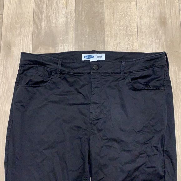 Old Navy Women's Skinny Jeans - Black - Picture 3 of 8